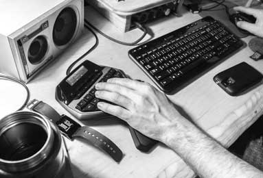 乐鱼官网官方网站-雪天怕滑倒？这样走路试试