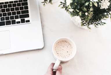 乐鱼官网官方网站-雪天怕滑倒？这样走路试试