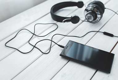 乐鱼官网官方网站-雪天怕滑倒？这样走路试试